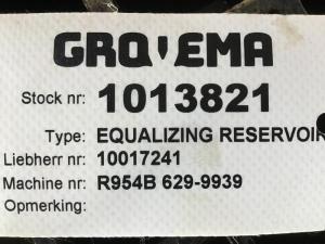 Liebherr Ausgleichsbehälter